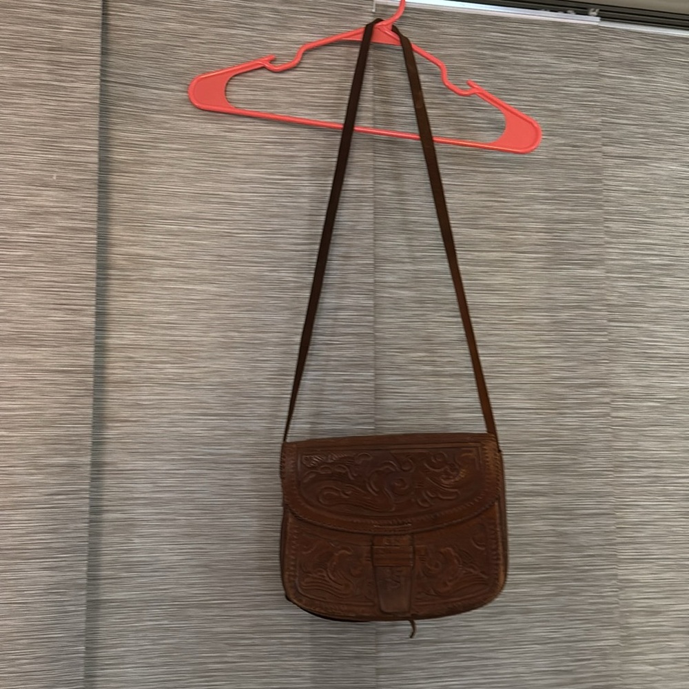 Vintage hand tooled leather purse - Picture 2 of 5